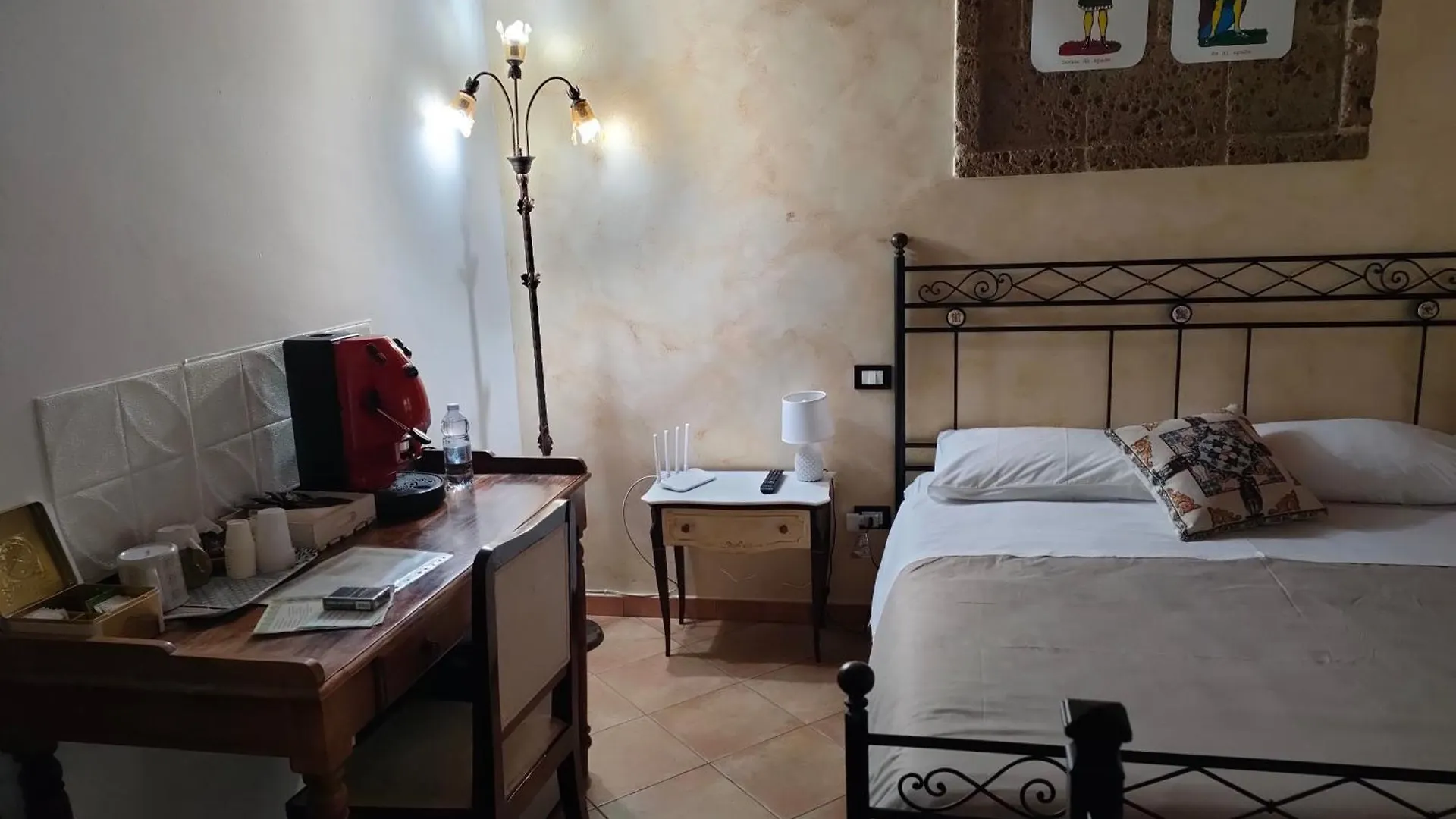 Pensión Hotel Tri Re E 'Na Regina Cinisi